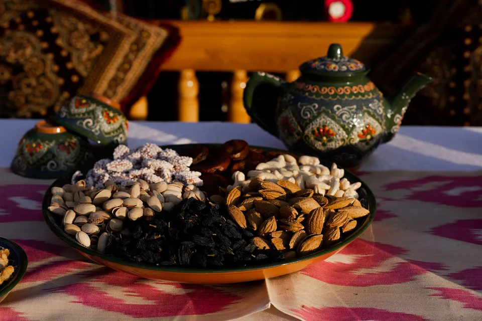 Hospitality and the dastarkhan